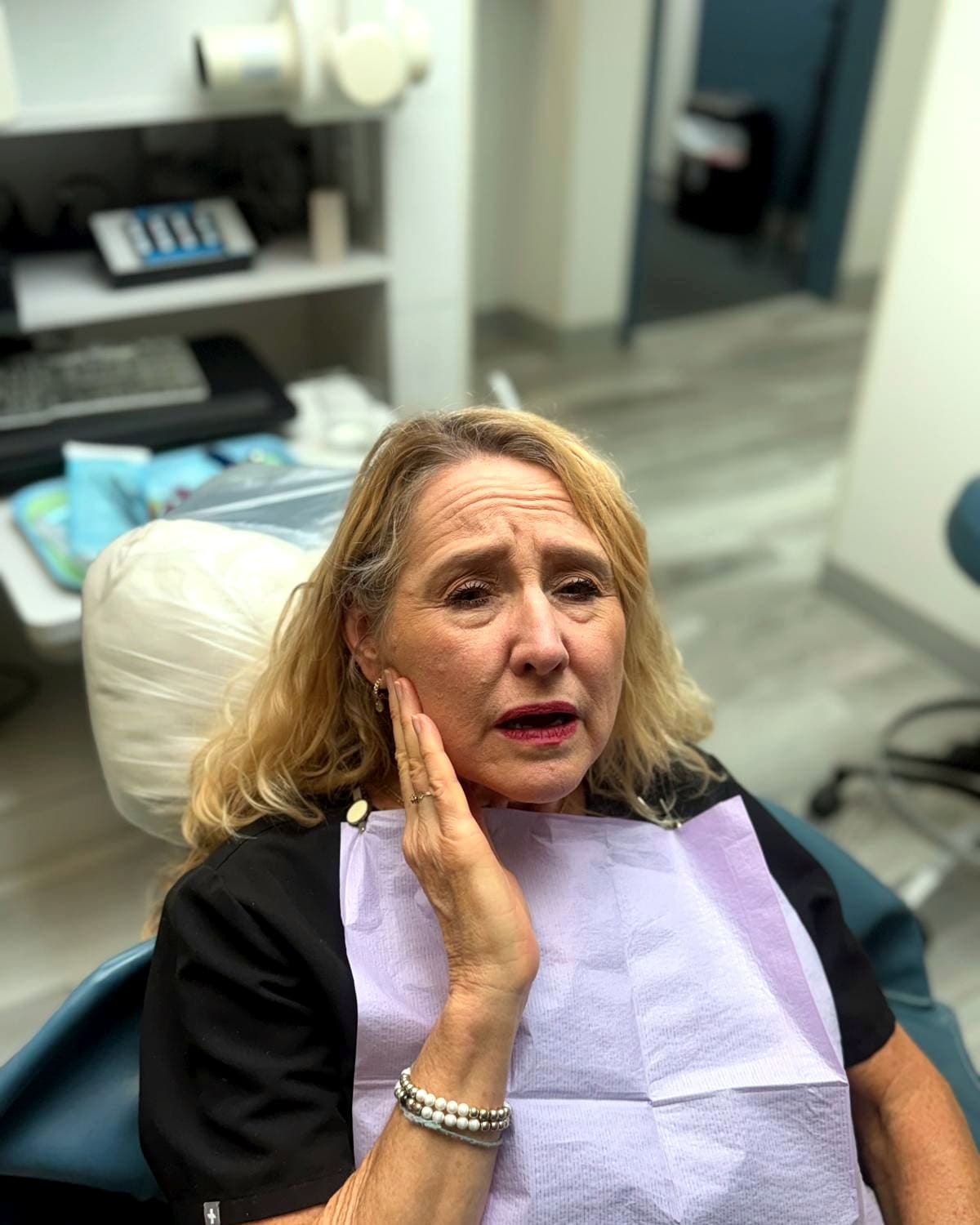 Severe toothaches and dental pain